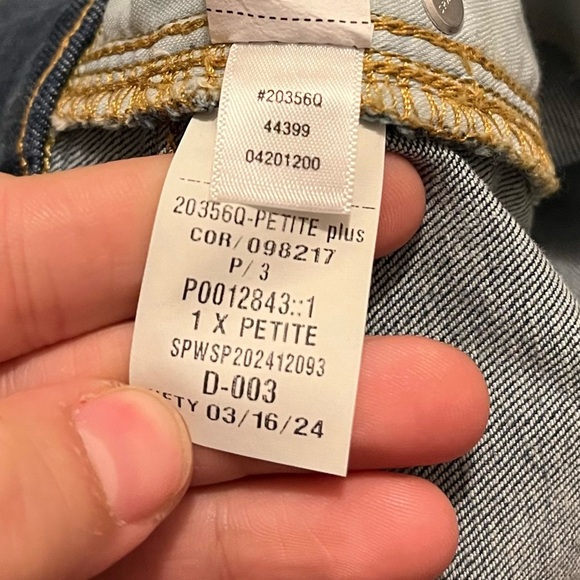 Spanx Straight Leg Ankle Jeans - Picture 3 of 7